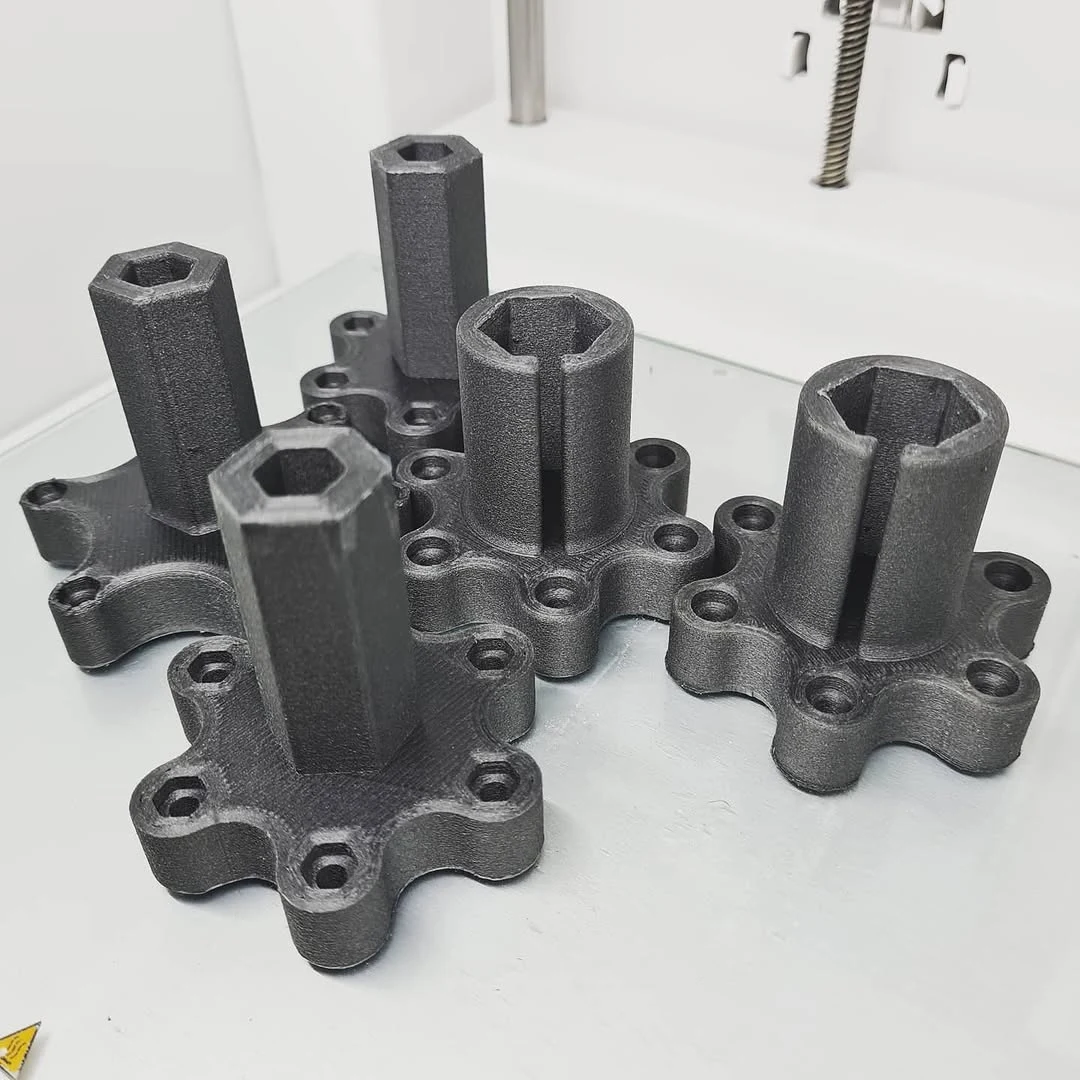 Rezervni delovi od karbonskog kompozita odštampani na 3D štampaču